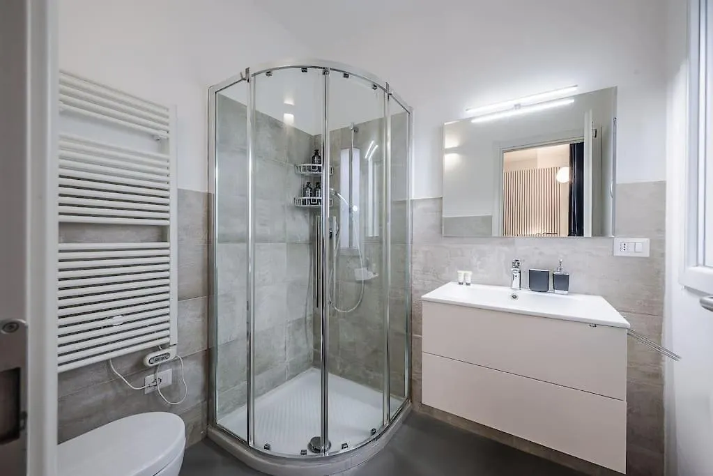 Villa Duomo - Jacuzzi E Terrazzo - Cinema - Free Parking - Gym Milan