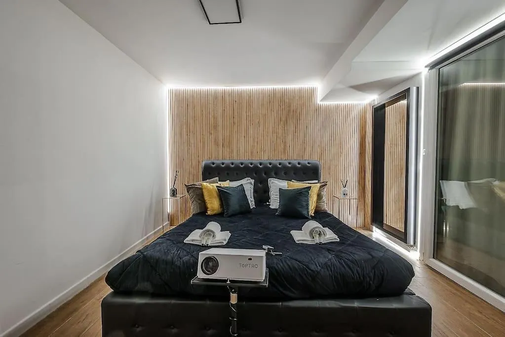 Villa Duomo - Jacuzzi E Terrazzo - Cinema - Free Parking - Gym Milan