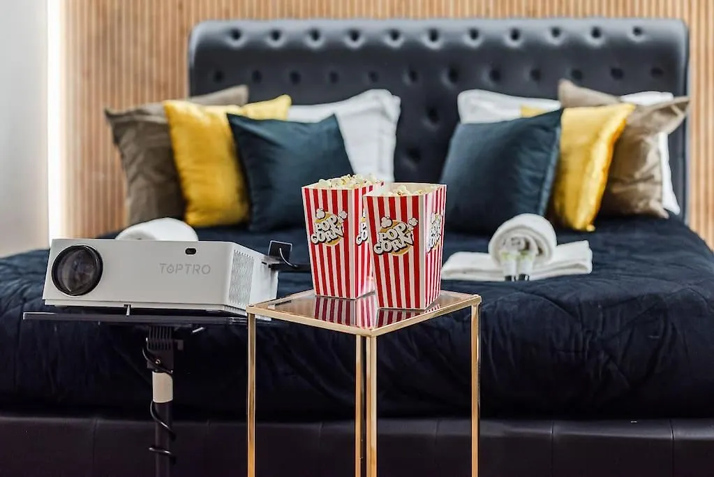 Villa Duomo - Jacuzzi E Terrazzo - Cinema - Free Parking - Gym Milan
