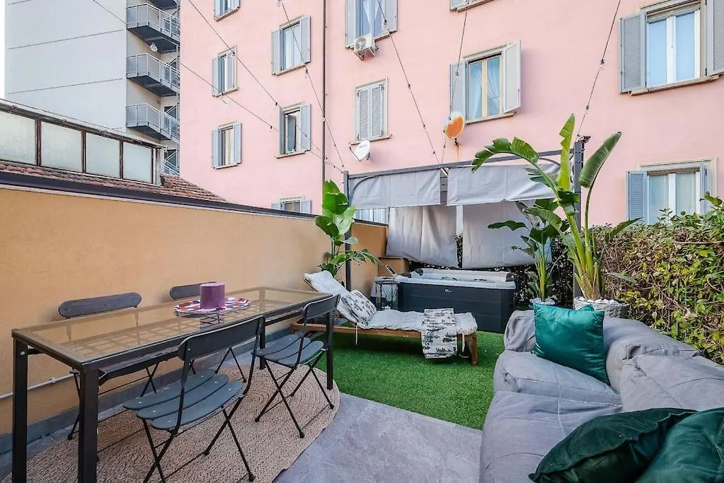 Villa Duomo - Jacuzzi E Terrazzo - Cinema - Free Parking - Gym Milan