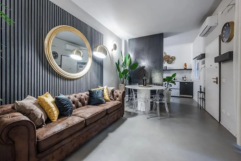 Villa Duomo - Jacuzzi E Terrazzo - Cinema - Free Parking - Gym Milan