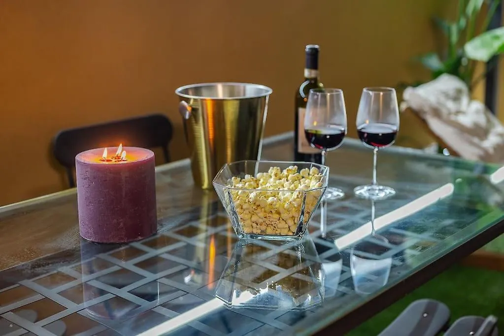 Villa Duomo - Jacuzzi E Terrazzo - Cinema - Free Parking - Gym Milan